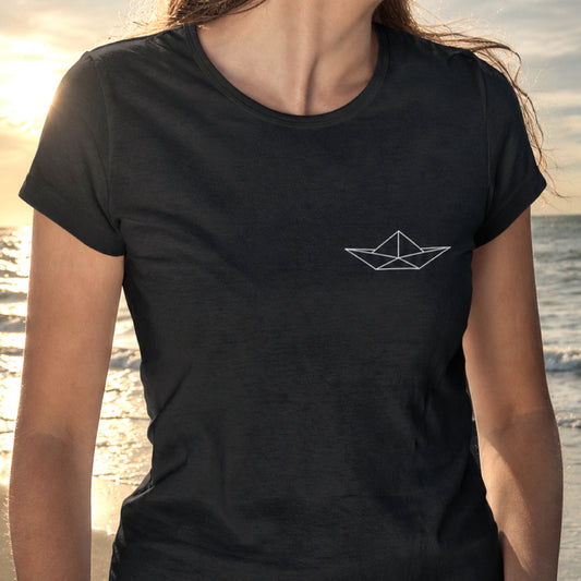 T-Shirt Origami Boot Frau im Sonnenuntergang am Strand