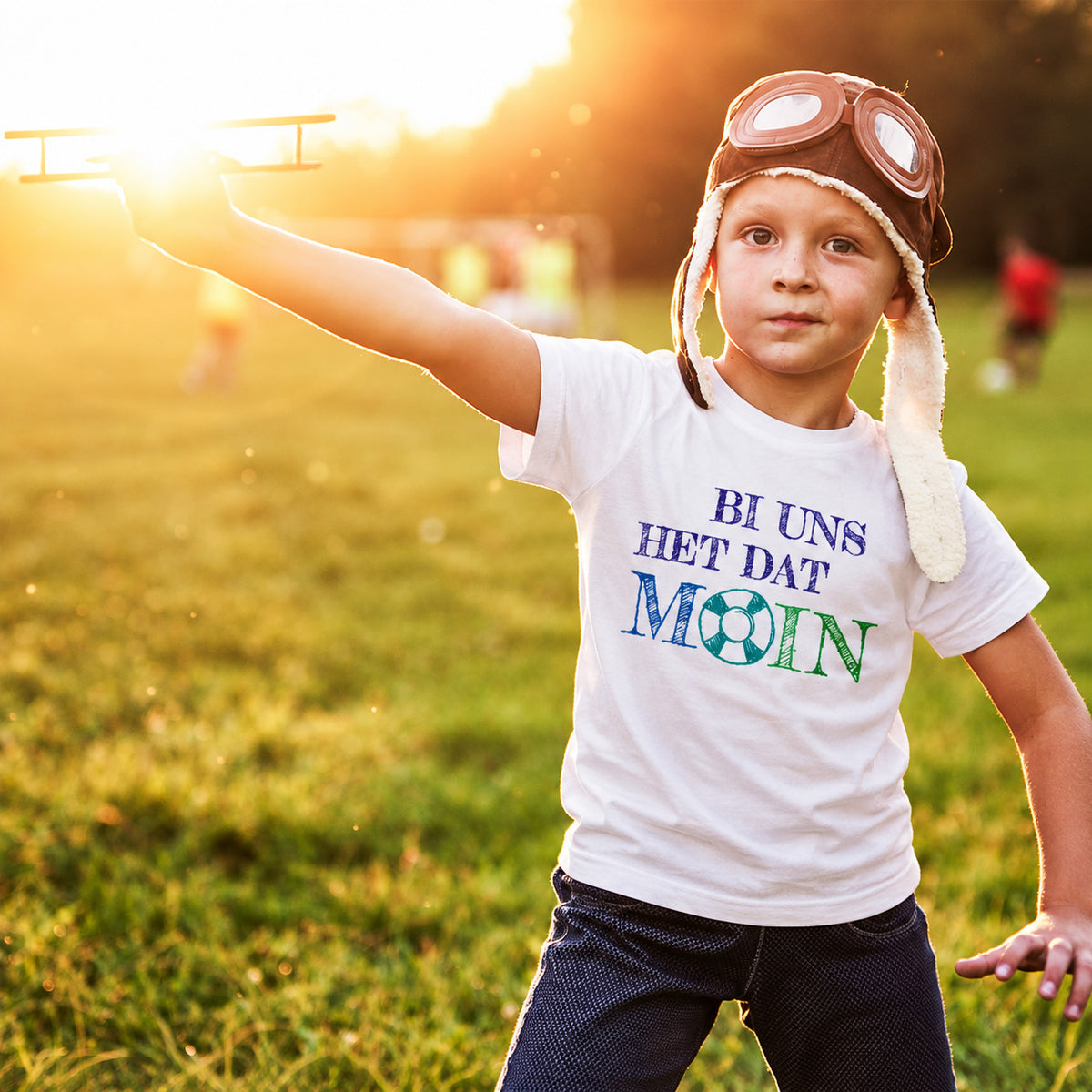 Kinder T-Shirts mit dem Motiv Bi und het dat Moin